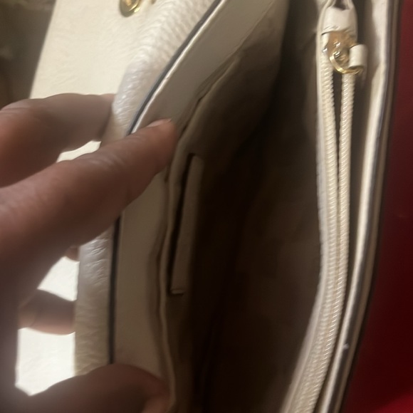 Michael Kors bag There are no call outs. Excellent used condition. - Picture 7 of 9